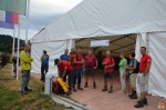 Jutranji zbor organizatorjev Planinskega društva Lovrenc z lovrenško enoto Gorske reševalne službe, ki je pomagala bedeti nad varnostjo udeležencev title=