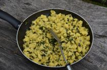 Žganci s trpotcem title=