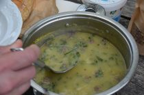 Krompirjeva juha z deteljo title=