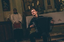 Rene Črešnar je virtuozno zaigral madžarski ples title=